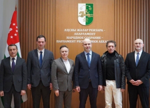 Спикер Парламента встретился с российскими театральными деятелями