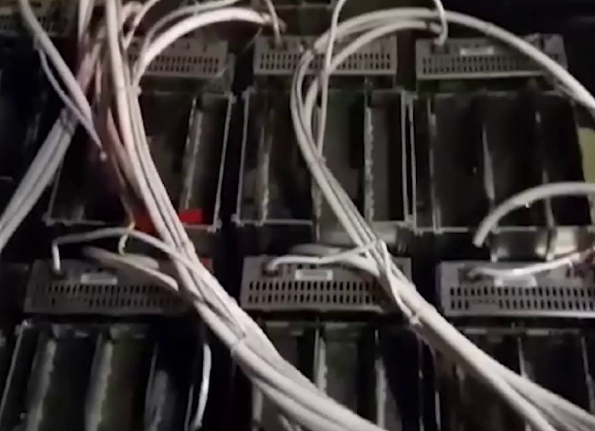 13 аппаратов по добыче криптовалют выявили и демонтировали в Пицунде