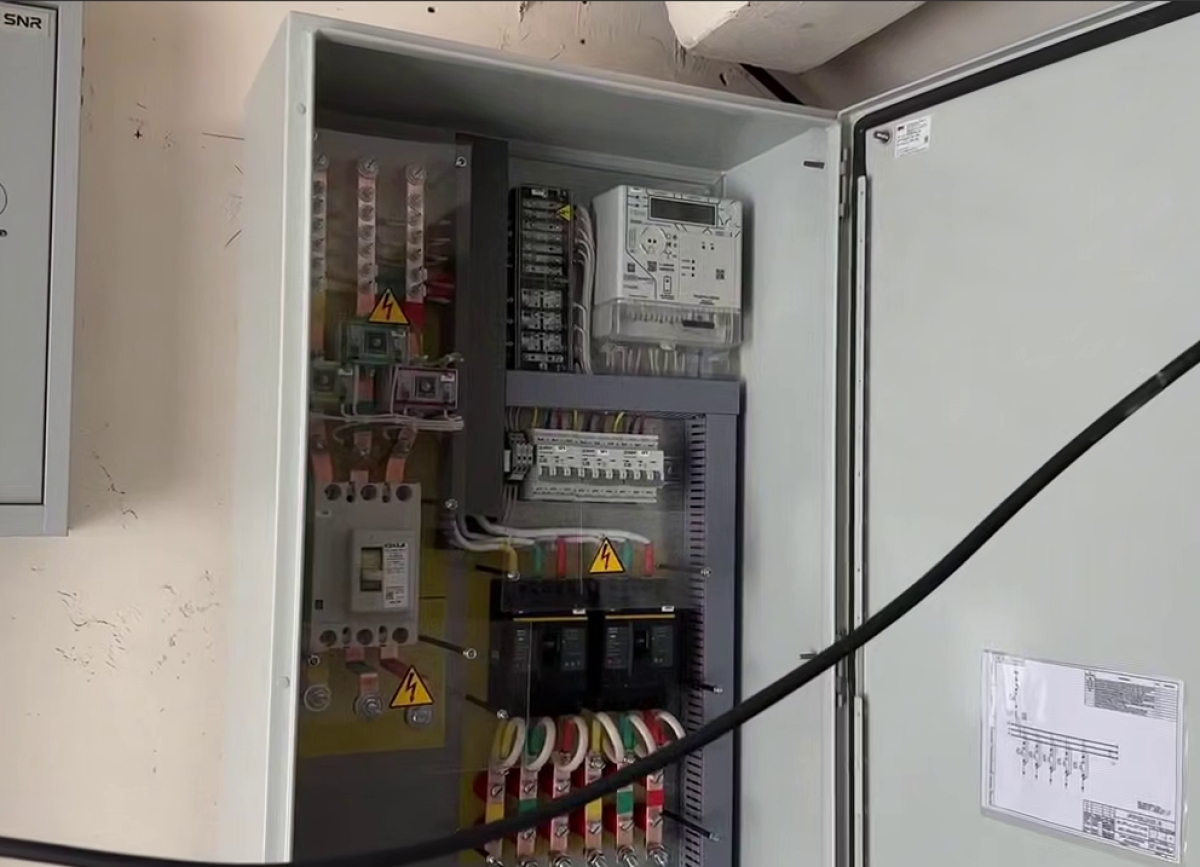 К обновлению электросетей и установке приборов учета приступили в  Гагре