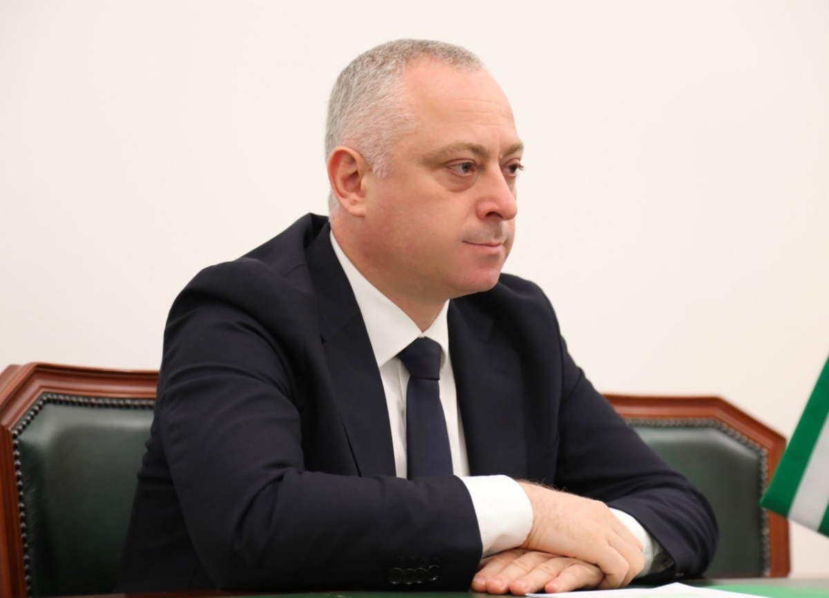 Бадра Гунба поздравил коллектив Комплекса Новоафонской пещеры с юбилеем
