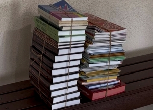 Книги для внеклассного чтения на абхазском языке доставили в сельские школы Очамчырского и Ткуарчалского районов