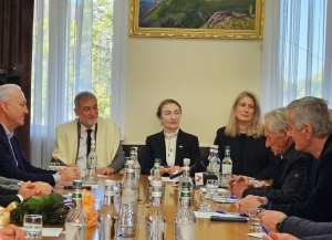 Аԥсуа культуратә центрқәа Рфедерациа анапхгаҩы Иауз Аҭрышба иԥылара мҩаԥысит Ауаажәларратә Палата аҿы.