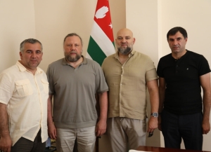 Чемпион мира по греко-римской борьбе Сергей Поперечный встретился с руководством Госкомитета по делам молодежи и спорту