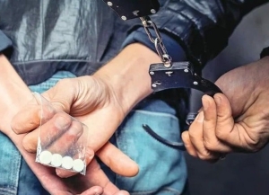 Трое граждан РФ приговорены к 15 годам лишения свободы за распространение наркотиков