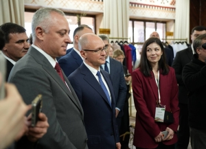 Бадра Гәынбеи Сергеи Кириенкои аҭыԥантәи аарыхыҩцәа рцәыргақәҵа иаҭааит