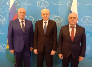 Вопросы взаимодействия Абхазии с новыми российскими регионами обсудили Лев Квициния и Александр Лукашик