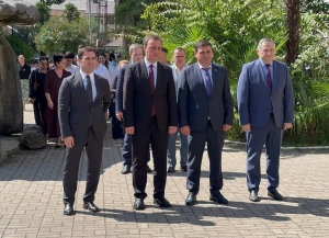 Иури Воронов иҳаҭгәын аҿы ашәҭшьыҵәрақәа шьҭарҵеит.