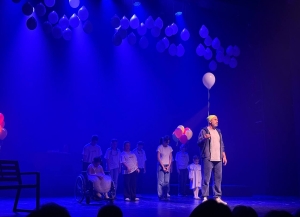 Принимать мир таким, какой он есть: инклюзивный спектакль «Супергерои» состоялся в Сухуме