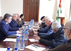 В Абхазии приступают к системной работе по популяризации наследия Валерия Гамгиа