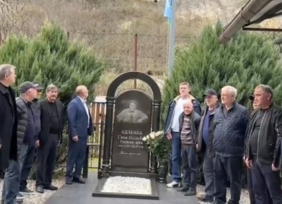 На Гумистинском мосту установили мемориальные доски погибшим десантникам