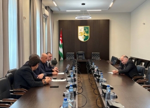 Жәлар Реизара-Апарламент аҿы аҭоурых-культуратә ҭынха ахьчаразы азакәанԥҵара аиӷьтәра азҵаарақәа ирылыцәажәеит.