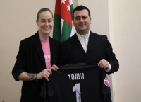 Встреча с легендарным вратарем Эльвирой Тодуа состоялась в Госкомспорте