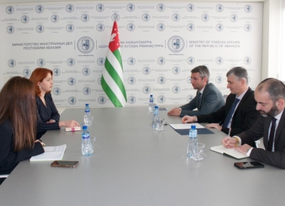 В МИД прошла встреча с представительницей абхазской диаспоры Турции Эльчин Адзинба