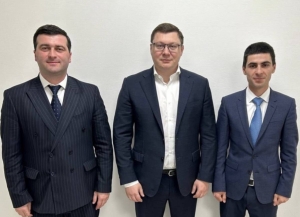 Развитие футбольной инфраструктуры республики обсудили глава Госкомспорта Абхазии с генеральным секретарем РФС