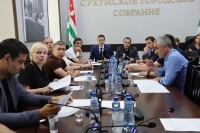 Иностранные граждане, самостоятельно оказывающие платные услуги в Сухуме, будут платить налоги