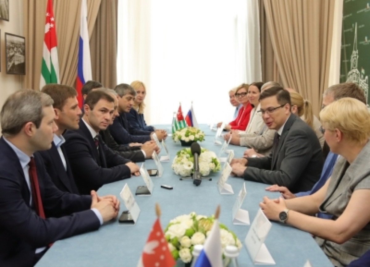 Ҭемыр Агрба Нижни Новгород ақалақь ахада Иури Шалабаев диԥылеит.