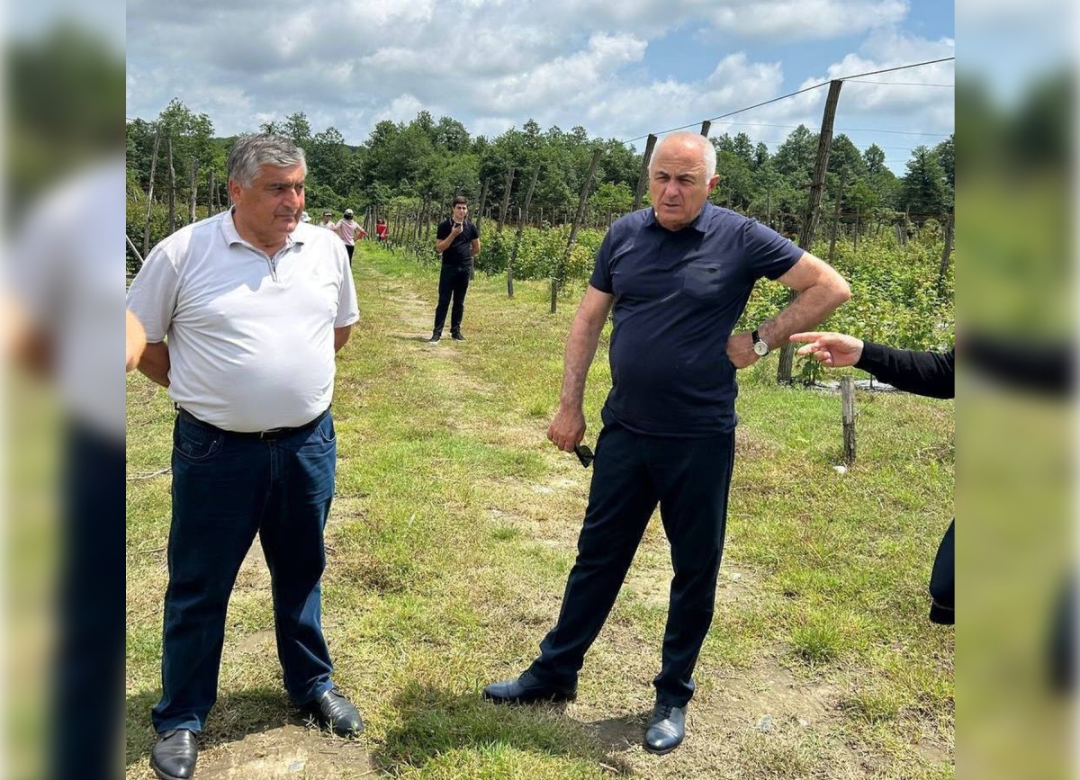 Беслан Джопуа проинспектировал состояние аграрного сектора в Гулрыпшском районе