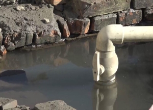«Водоканал» заменил старые водопроводные трубы на пересечении улиц Лакоба–Калмыкова, Лакоба–Джонуа