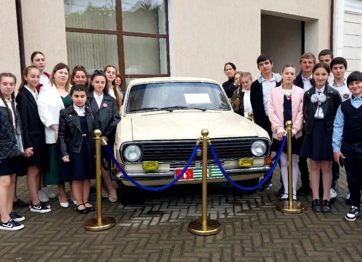 Для школьников из Очамчырского района провели экскурсию в музее Боевой Славы им. В. Ардзинба   