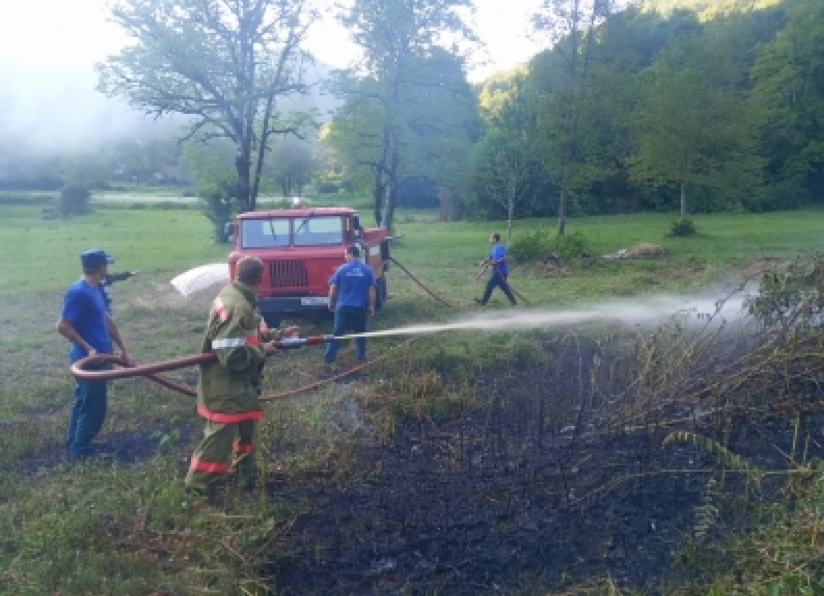 Занятия по усовершенствованию навыков пожаротушения провели в высокогорном селе Псху   