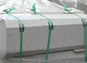 Первую партию гранитного камня для реконструкции набережной доставили в Сухум