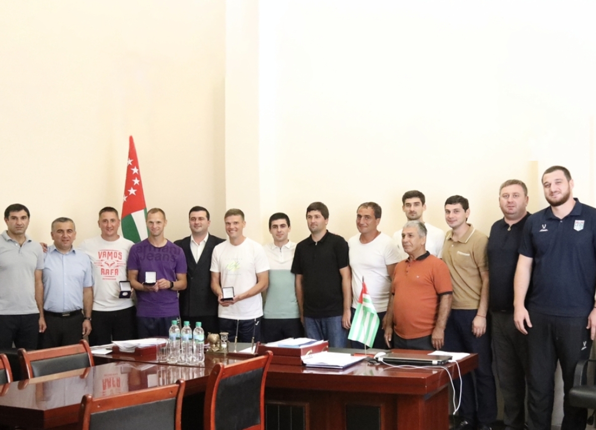 В Госкомспорте  прошла встреча с именитыми российскими футболистами