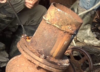 «Водоканал» продолжает ликвидировать последствия аварии на улице Братьев Зантария