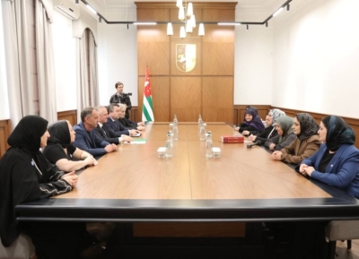 Бадра Гунба принял дагестанскую делегацию матерей погибших участников СВО