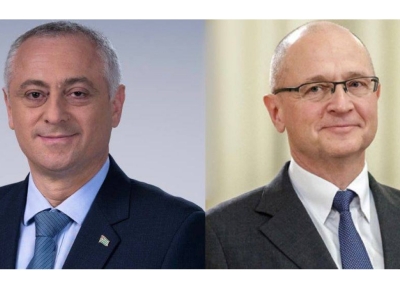 Бадра Гунба поздравил первого заместителя руководителя Администрации президента России Сергея Кириенко с Новым годом и Рождеством