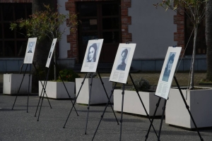 Фотовыставка «Знаменитые женщины Абхазии», посвященная Международному женскому дню 8 Марта, проходит на площади им. С. Багапша