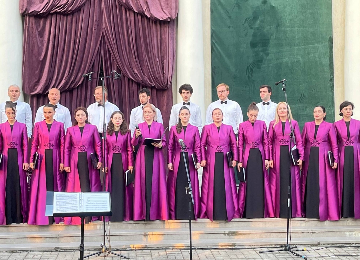 «Симфония любви к Сухуму»:  концерт, посвященный Дню города, прошел в парке им. Б.  Шинкуба