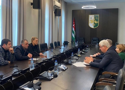 Аонкологиа чымазарақәа зыхьуа ахәшәқәа рыла реиқәыршәара азҵаарақәа ирылацәажәеит Жәлар Реизара Аилак аҿы