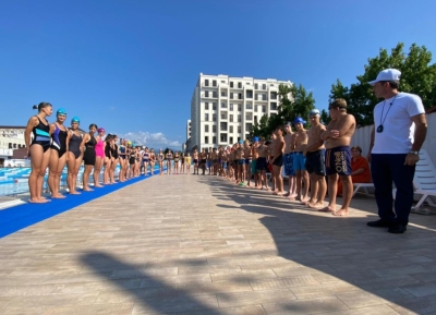 Детские соревнования по плаванию, приуроченные к 876-летию Дня Москвы, провели в Сухумском бассейне