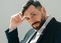 Наркомания может коснуться каждого: интервью с режиссером спектакля «Семья кровопийцы» Дмитрием Акимовым