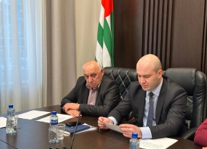 Жәлар Реизара-Апарламент Аҳәынҭқарра Ахада инапынҵақәа назыгӡо, Аҳәынҭқарра Ахадарахь акандидатцәа, иара убас Аԥсны атәылауаа зегьы рахь ааԥхьара ҟанаҵеит.