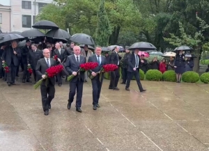 Бадра Гәынба Аиааиреи Ахьыԥшымреи рымш аҽны Ахьӡ-Аԥша апарк аҿы аныхәатә аусмҩаԥгатә ихы алаирхәит.