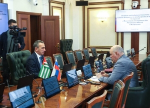 Имҩаԥысит Олег Барцыци Григори Карасини реиԥылара