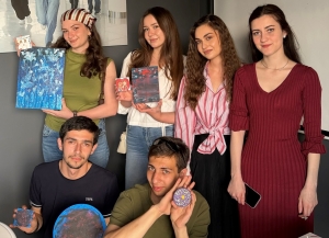 Творческий мастер-класс на мини-холстах прошел в Представительстве ДВФМ