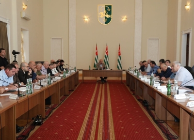 В Администрации Президента обсудили меры по социально-экономическому развитию Восточной Абхазии
