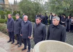 Президент Бадра Гунба почтил память второго президента Абхазии Сергея Багапша