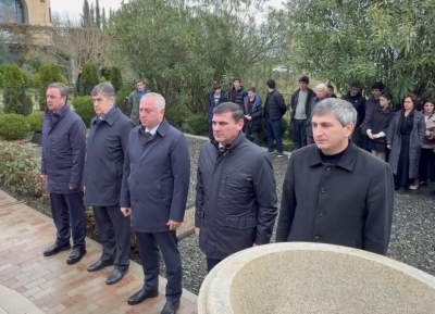 Президент Бадра Гунба почтил память второго президента Абхазии Сергея Багапша