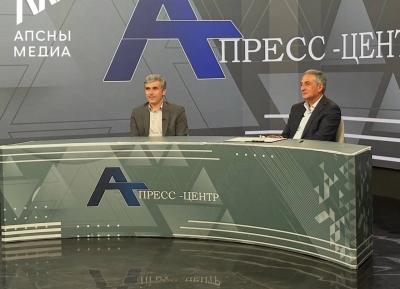 Аҟәа араион ахада Алхас Ҷыҭанаа Аԥсуа телехәаԥшра апресс-центр аҿы далацәажәеит Аҟәа араион ақыҭақәа ирымоу ауадаҩрақәа ртәы