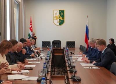 В Сухуме прошло заседание комиссии по сотрудничеству Парламента РА и Совета Федерации РФ     