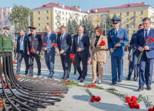 Беслан Эшба поздравил Марину Дбар по случаю празднования Дня города Брянска   