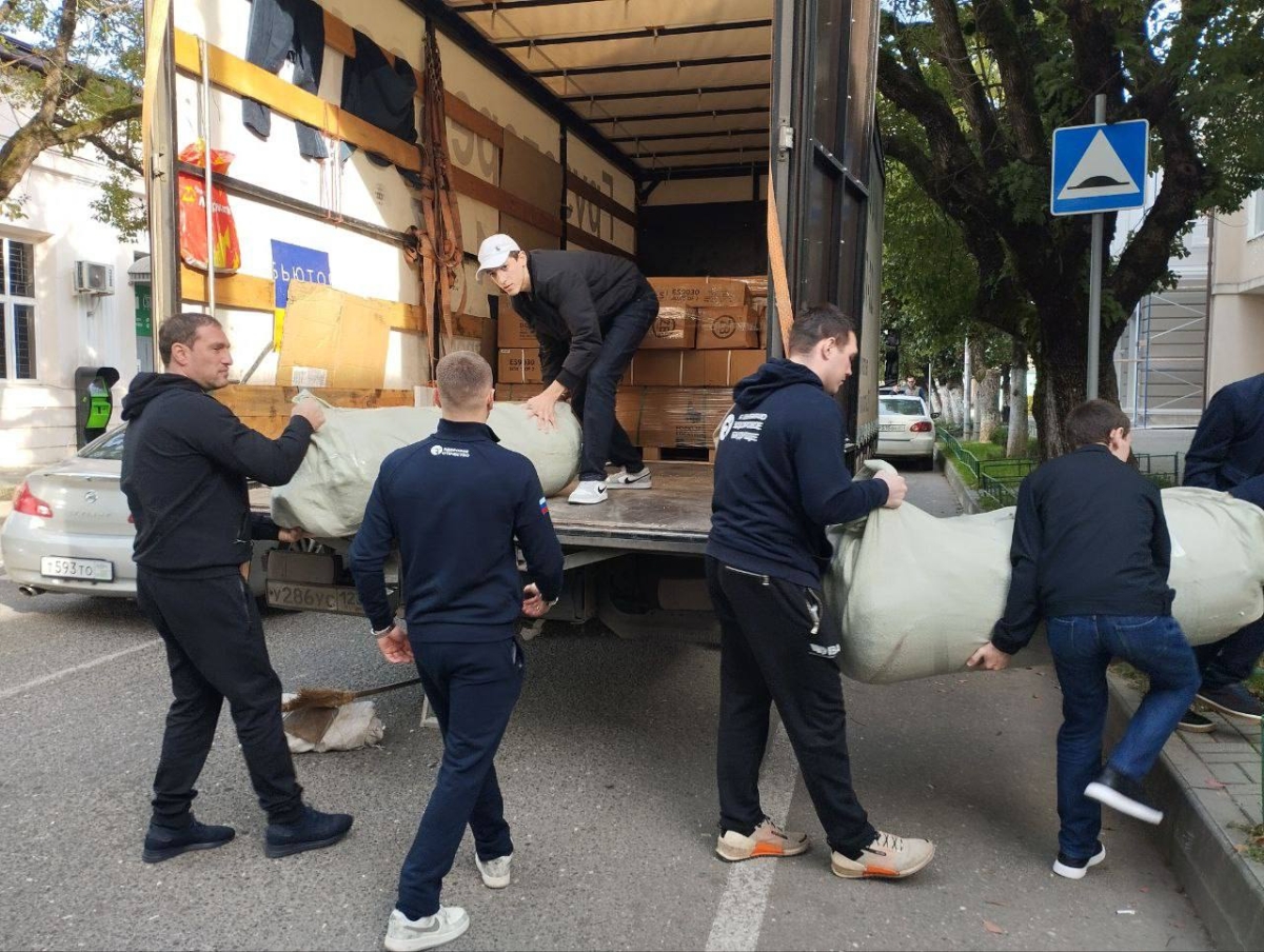 Движение «Здоровое Отечество» передало спортивный инвентарь учреждениям Абхазии