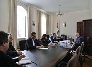 Премьер-министр Александр Анкваб провёл совещание с вице-премьерами