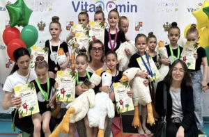    Юные гимнастки из Абхазии завоевали десять золотых и две серебряные медали в открытом турнире «Солнечные зайчики»