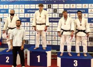 Инал Гаделия завоевал бронзовую медаль на чемпионате ЮФО по боксу в Армавире
