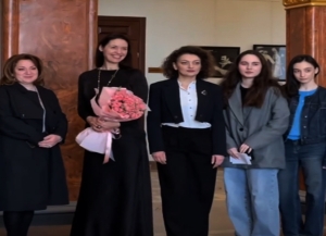 Сценическая выразительность и эмоциональная память: мастер-класс Анны Гарновой в Сухуме