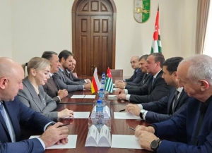 Аахыҵ Уаԥстәыла аделегациа Аԥсны Аиааиреи Ахьыԥшымреи Рымш азгәаҭара иазку аныҳәатә усмҩаԥгатәқәа рылахәхаразы иааит.